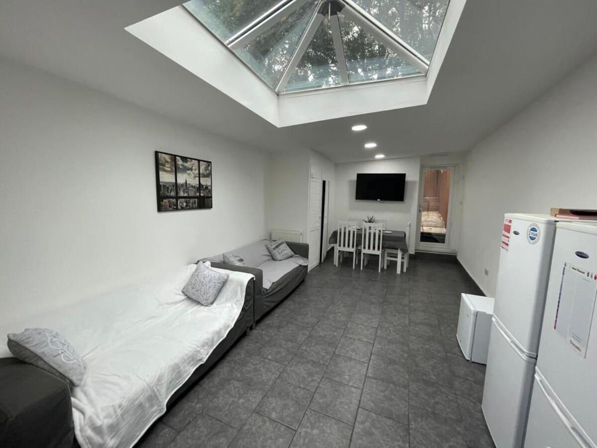 Studio Close To Selly Oak Train Station Birmingham Luaran gambar